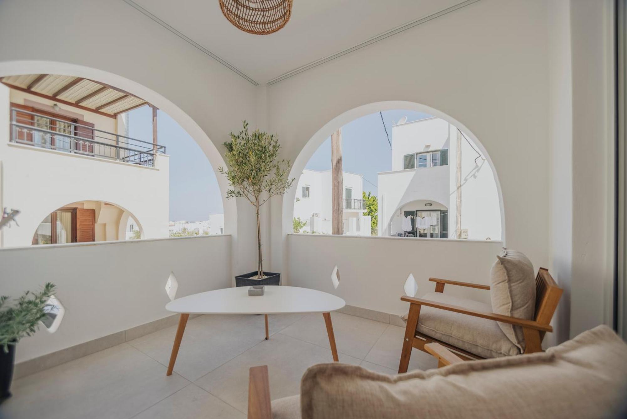 Aparthotel Golden Bird'S Naxos City Esterno foto